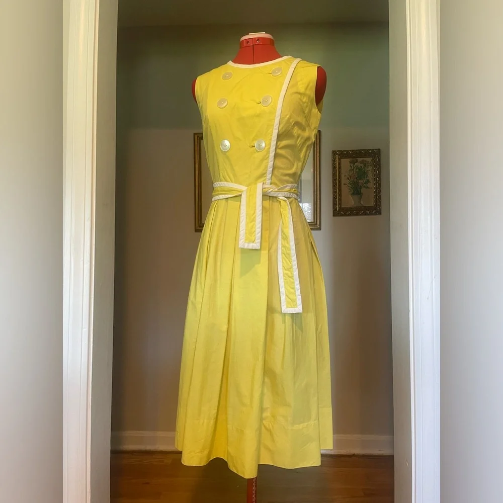VTG 1950s Yellow Fit & Flare Day Dress / Full Skirt & Wrap Top - Picture 15 of 16